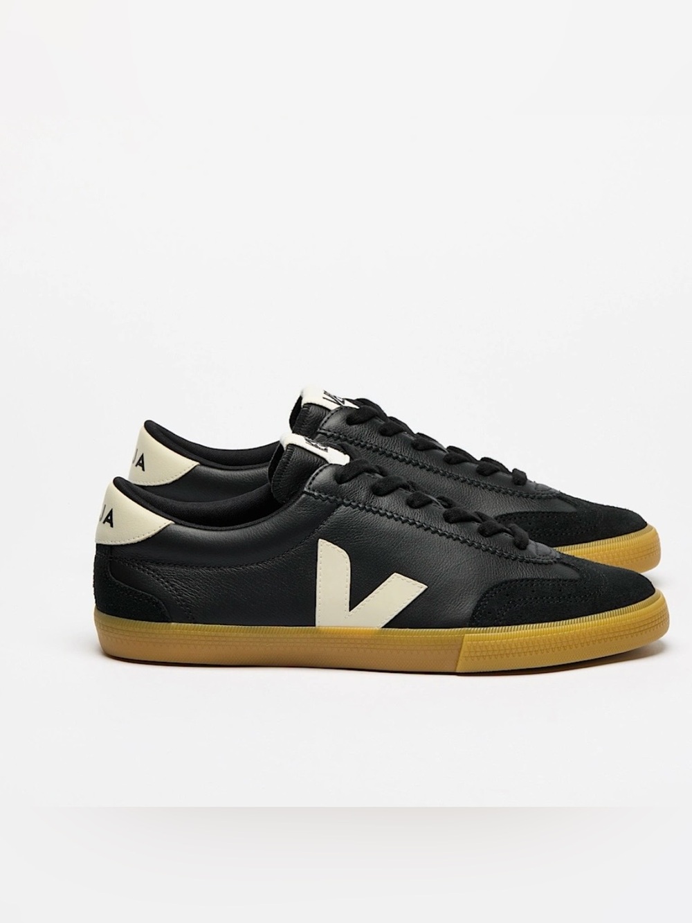 NIB Size 7 EU38 Veja Volley Leather Black Pierre sneakers